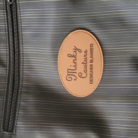 MINKY COUTURE Designer Blanket BACKPACK 4 TRAVEL - Picture 2 of 7